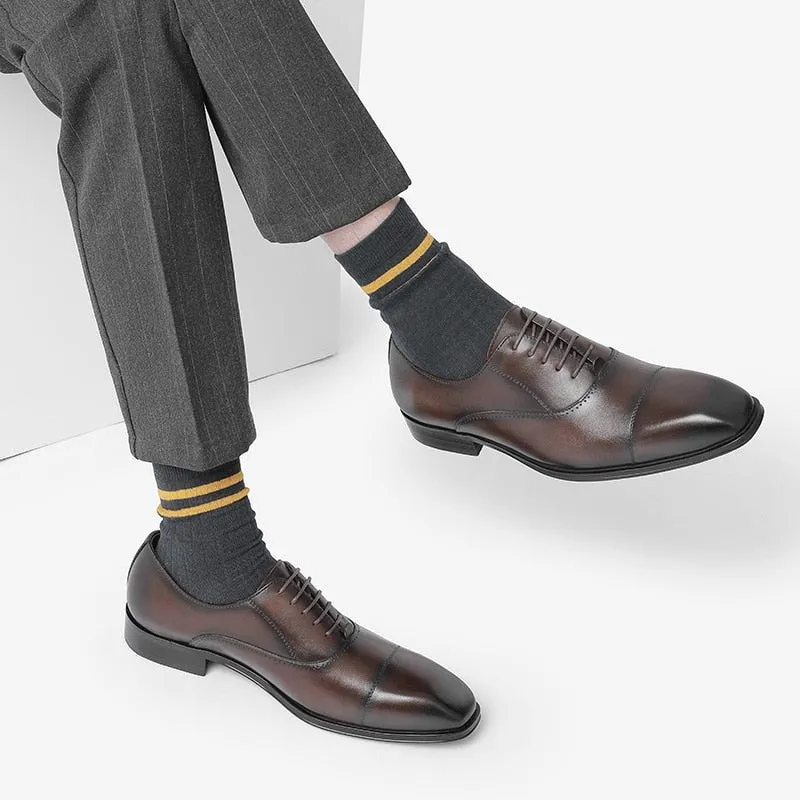 Altrique Timeless Lace-Up Allure