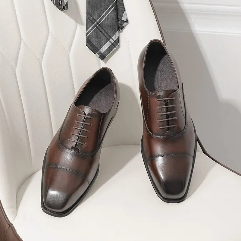 Altrique Timeless Lace-Up Allure