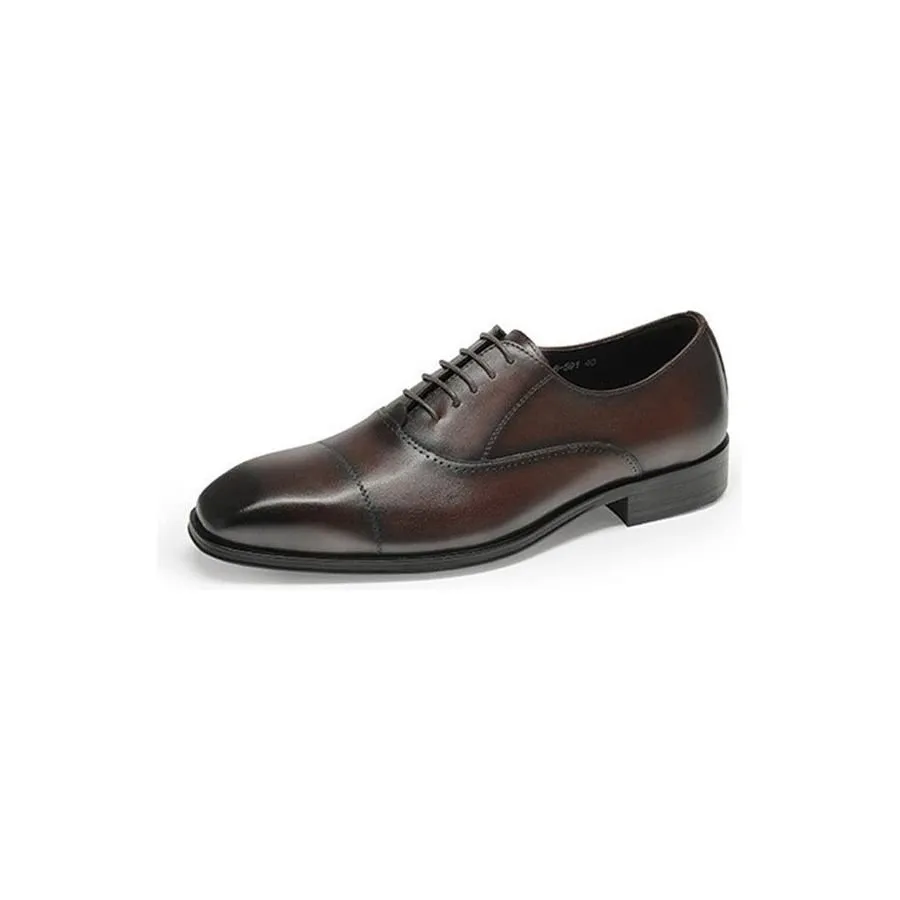 Altrique Timeless Lace-Up Allure