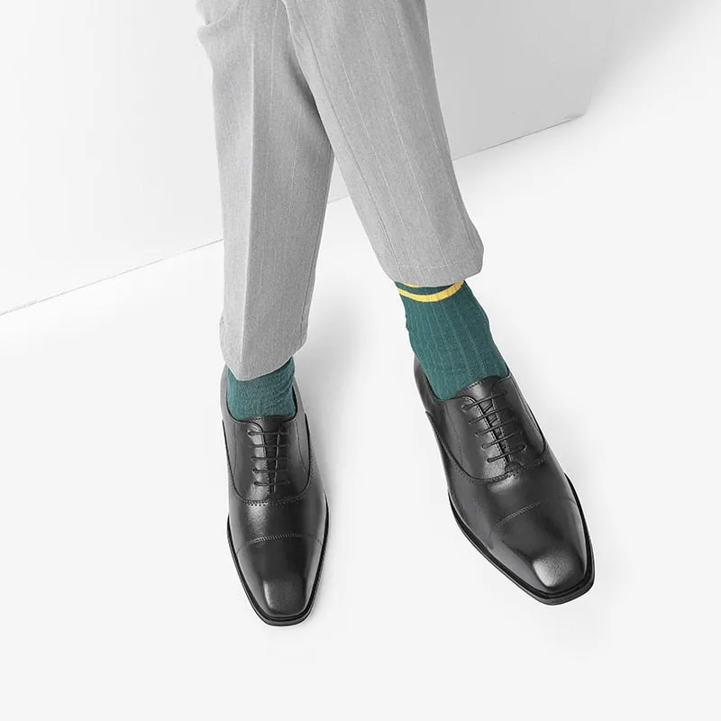 Altrique Timeless Lace-Up Allure