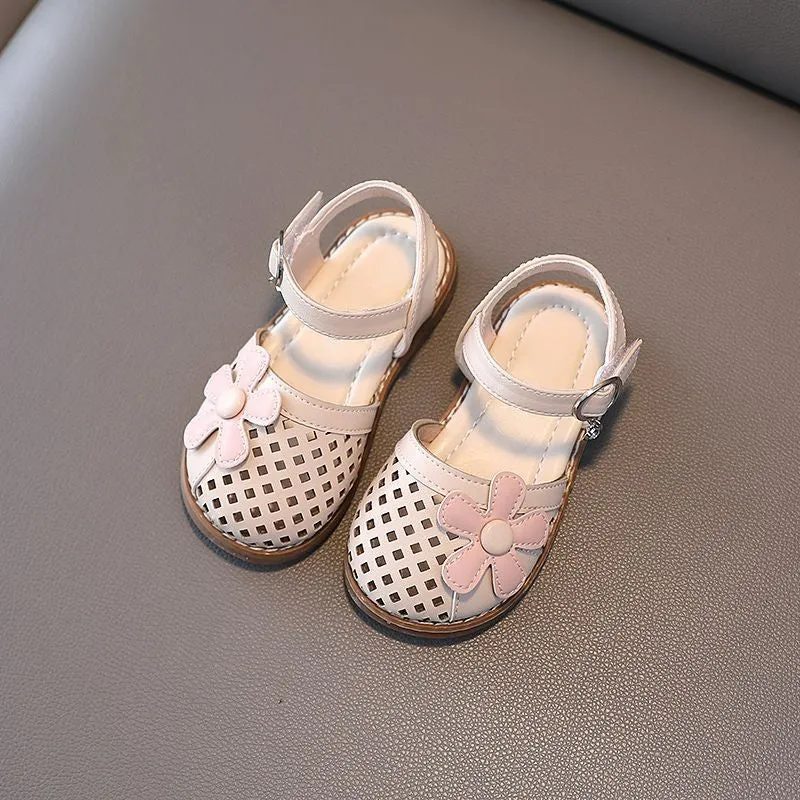Cut Out Pattern Soft Soled Anti Slippery Sandals
