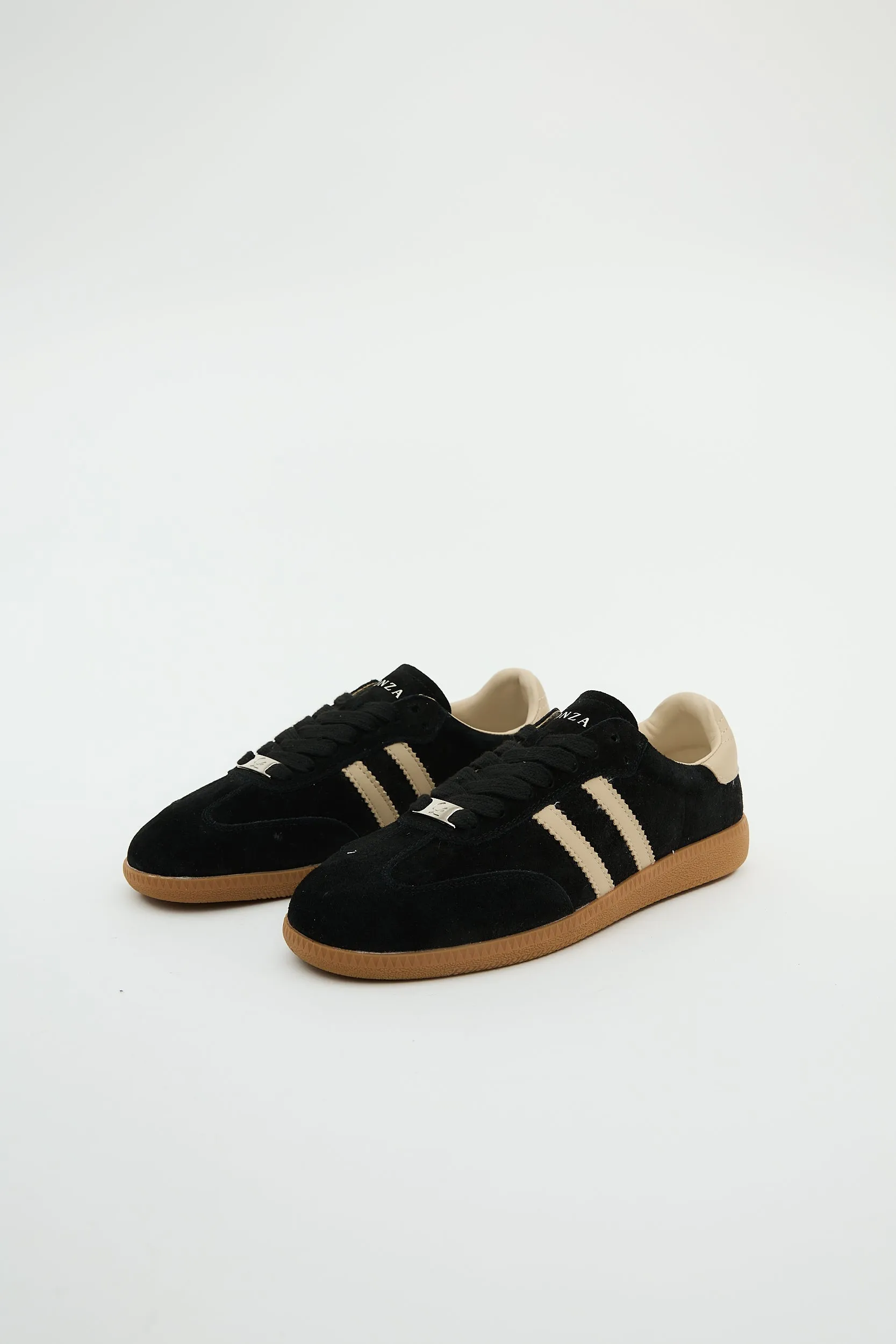 Delta Retro Black