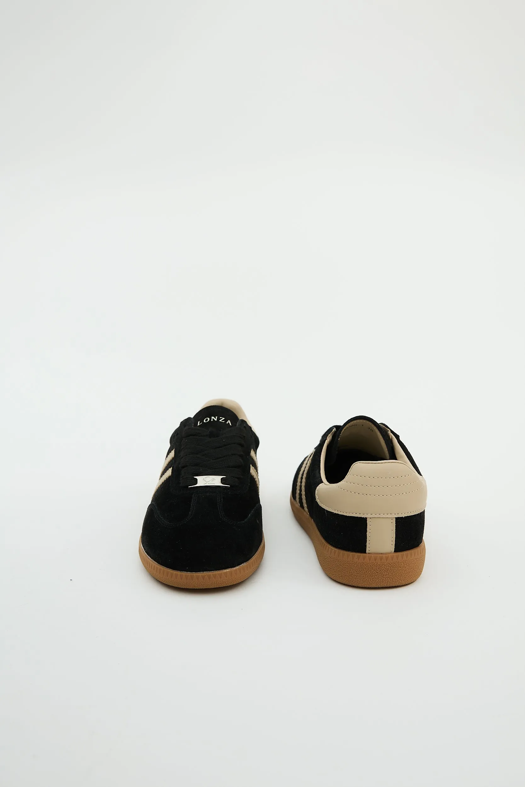 Delta Retro Black