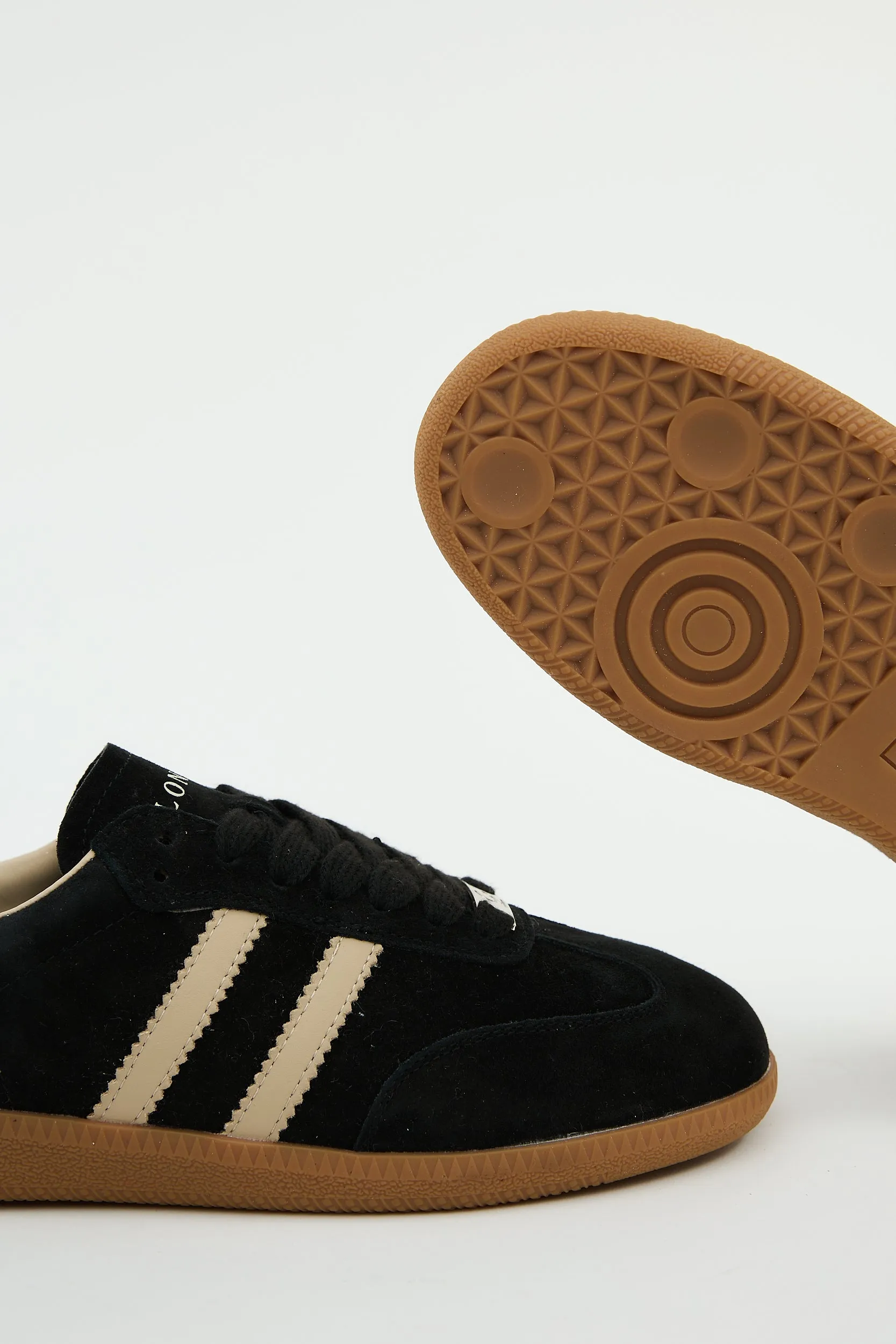 Delta Retro Black