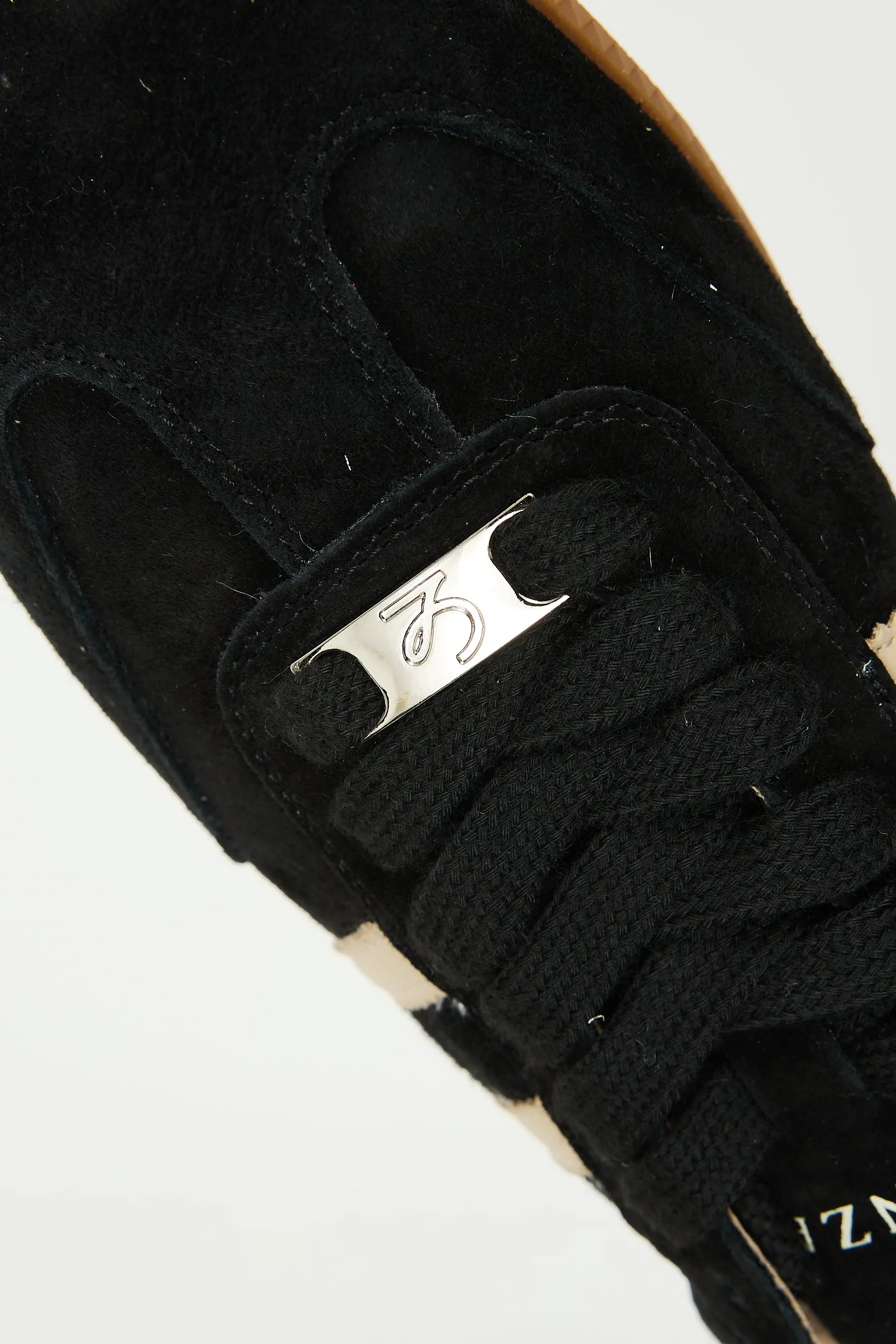 Delta Retro Black